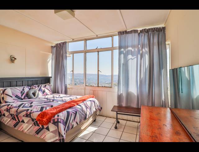 2 BEDROOM FLAT FOR SALE IN PRIMROSE HILL